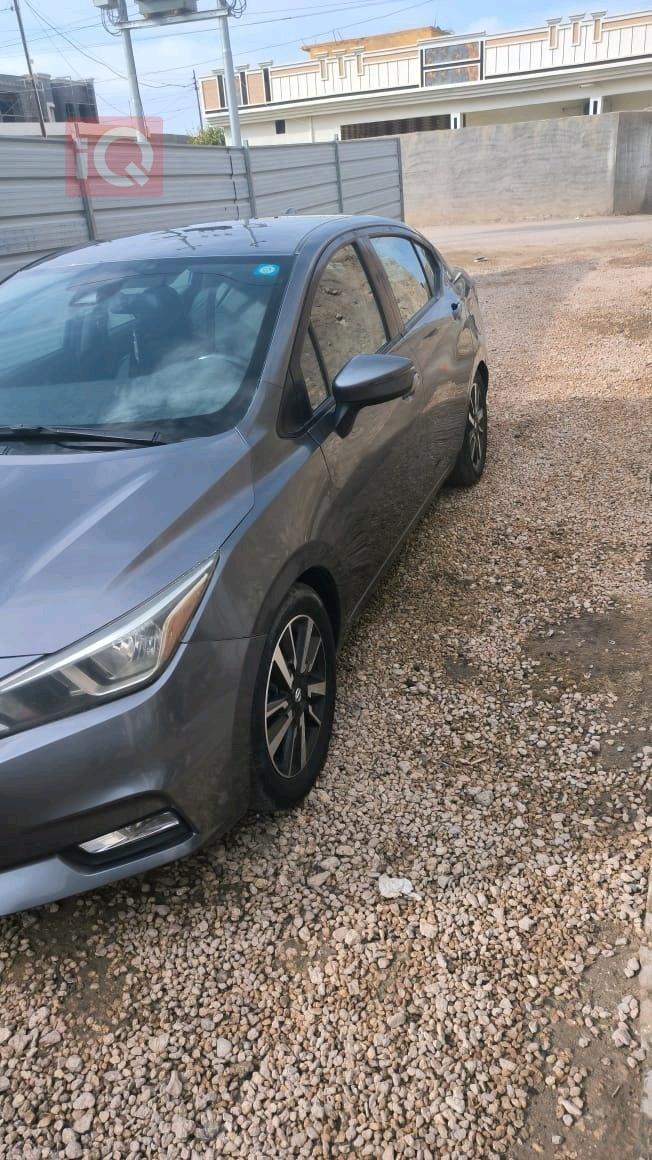 نيسان فيرسا